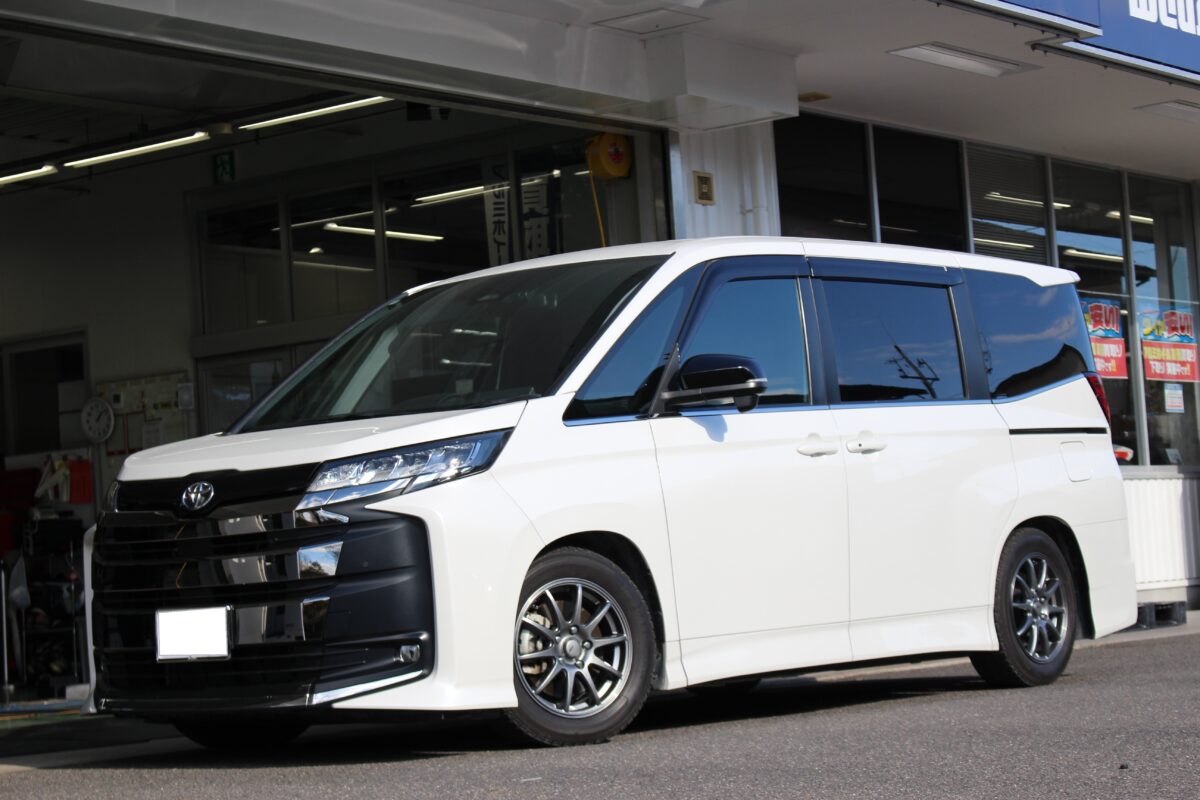 90系ノアにRS-R Ti2000ダウンサスを取付するとどんな感じに仕上がる