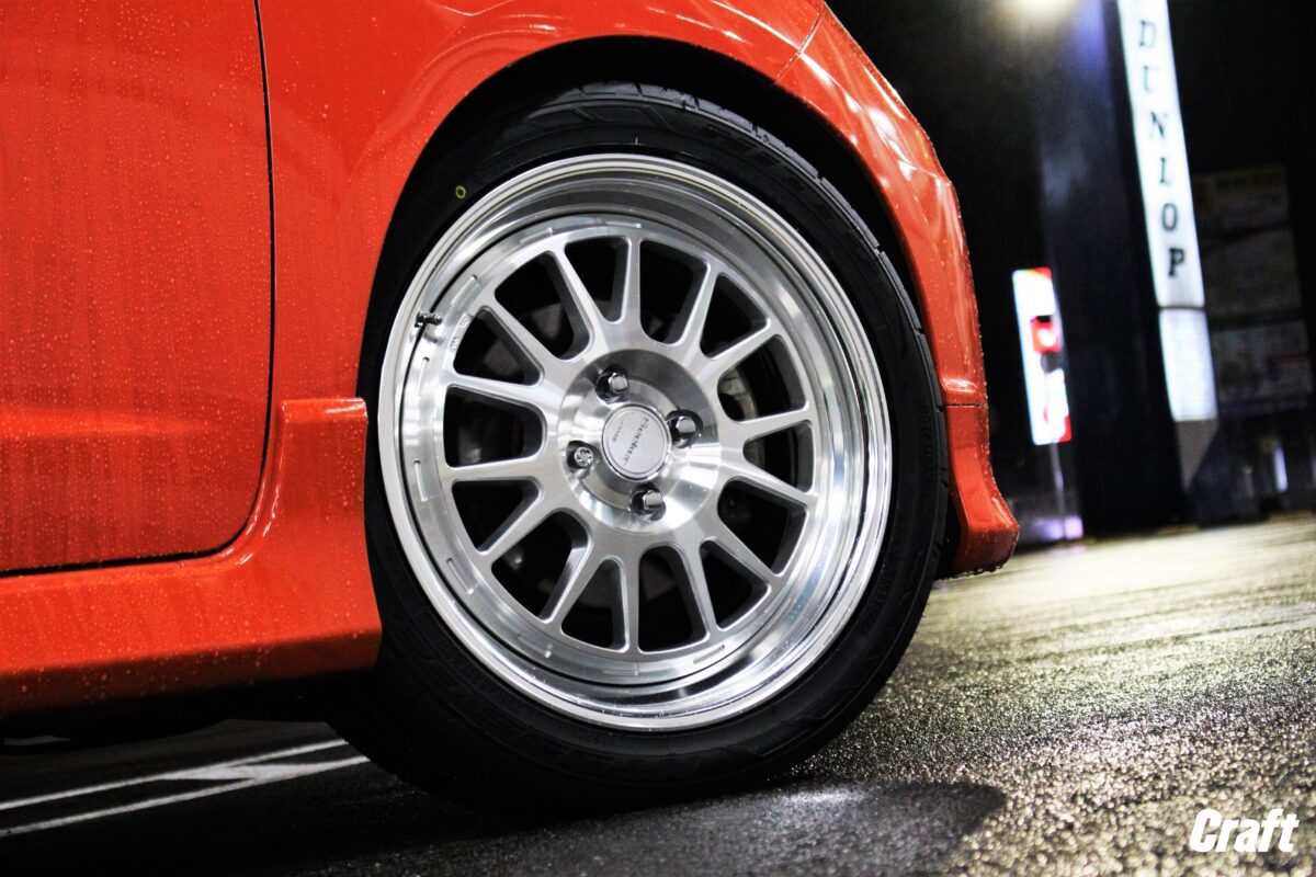 WORK SeeKer FX をフィットに装着。 実車計測で選んだサイズでバッチリ