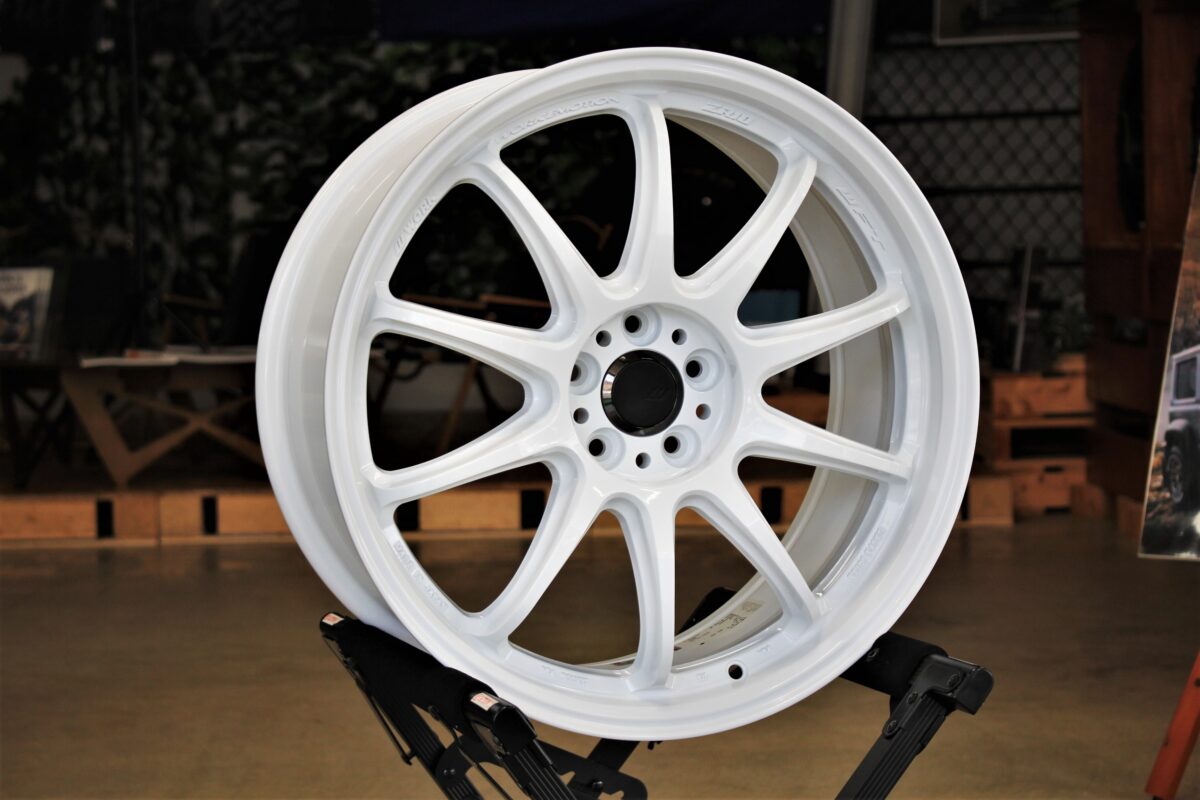 在庫情報】GR86 BRZにオススメの白ホイ！WORK エモーション ZR10 18