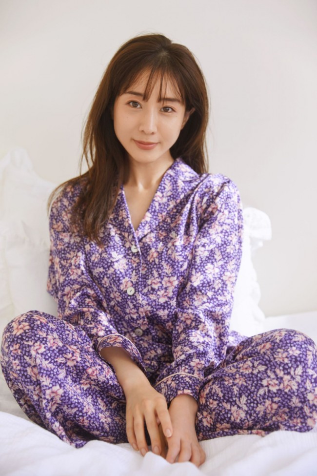 田中みな実、パジャマ姿＆寝顔風ショット公開！ 「SNIDEL」新ブランド