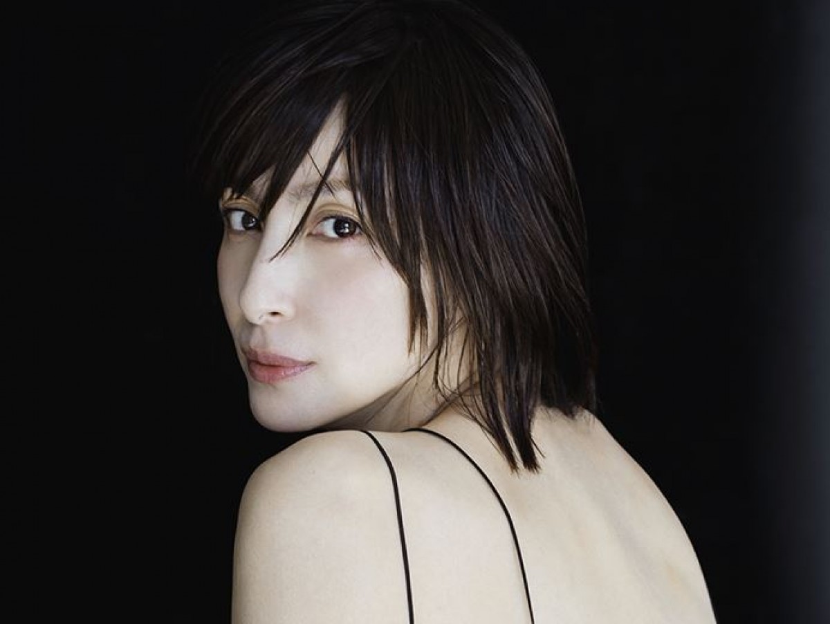 奥菜恵、15年ぶりに写真集リリース決定 まなざしの色香と匂い立つよう