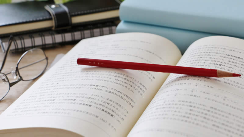 マルチでつながるオリジナル教材・講義 | クレアール行政書士試験通信講座