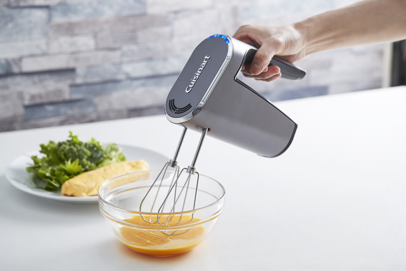 コードレス充電式ハンドミキサー RHM-100J｜電源コードからの解放