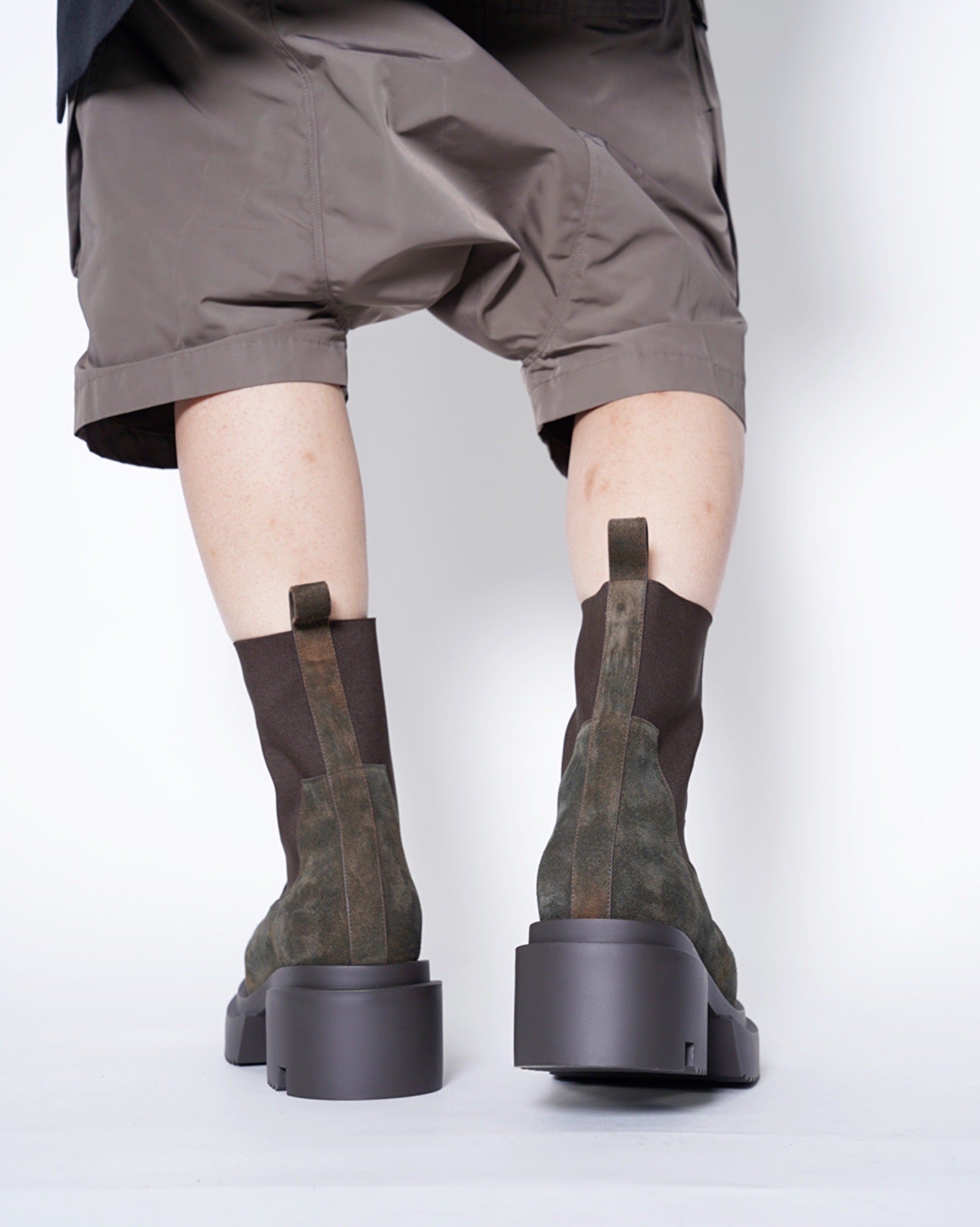 9EFA961B-DB99-4112-9DB6-