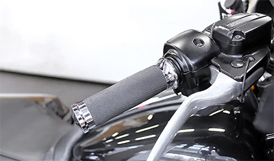 エアフロー ヒーテッドハンドグリップ グロスブラック - Harley