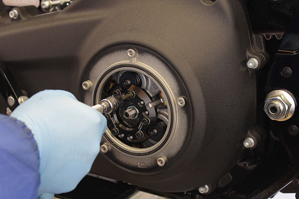 ハーレー VPクラッチの取付【'19年FXBB】