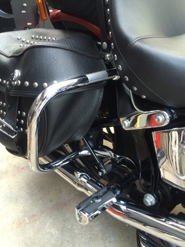 クローム・リアサドルバックガード - Harley Davidson | アンバーピース