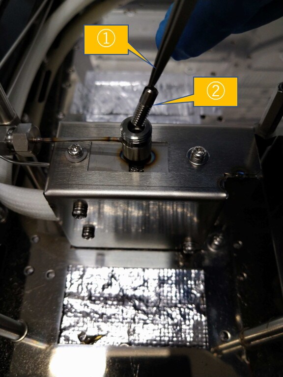 セプタムとインサートの交換（OCI-2030 NX / OCI-NX U）