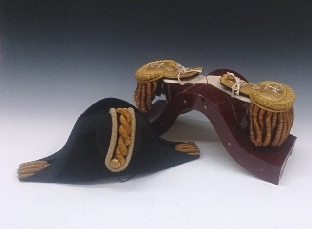 東京都世田谷区にて日本海軍の大礼服・大礼帽・肩章などを買い受け致し