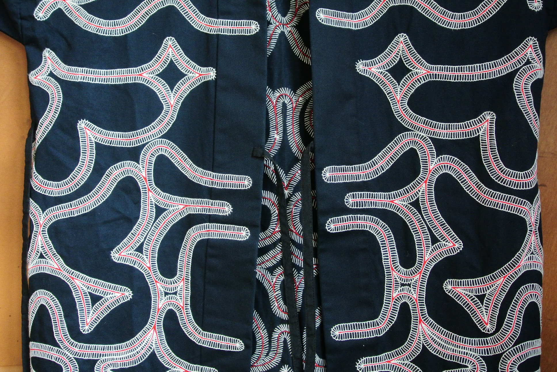 アイヌ民族衣装 桐本まき子 チヂリ（無切伏刺繍衣）木綿衣 着物