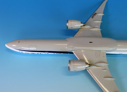 NH20167 1：200 BOEING 777-300ER JA795A スナップフィットモデル