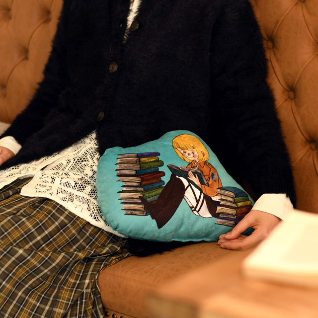 進撃の巨人｜ダイカットクッション（アルミン）