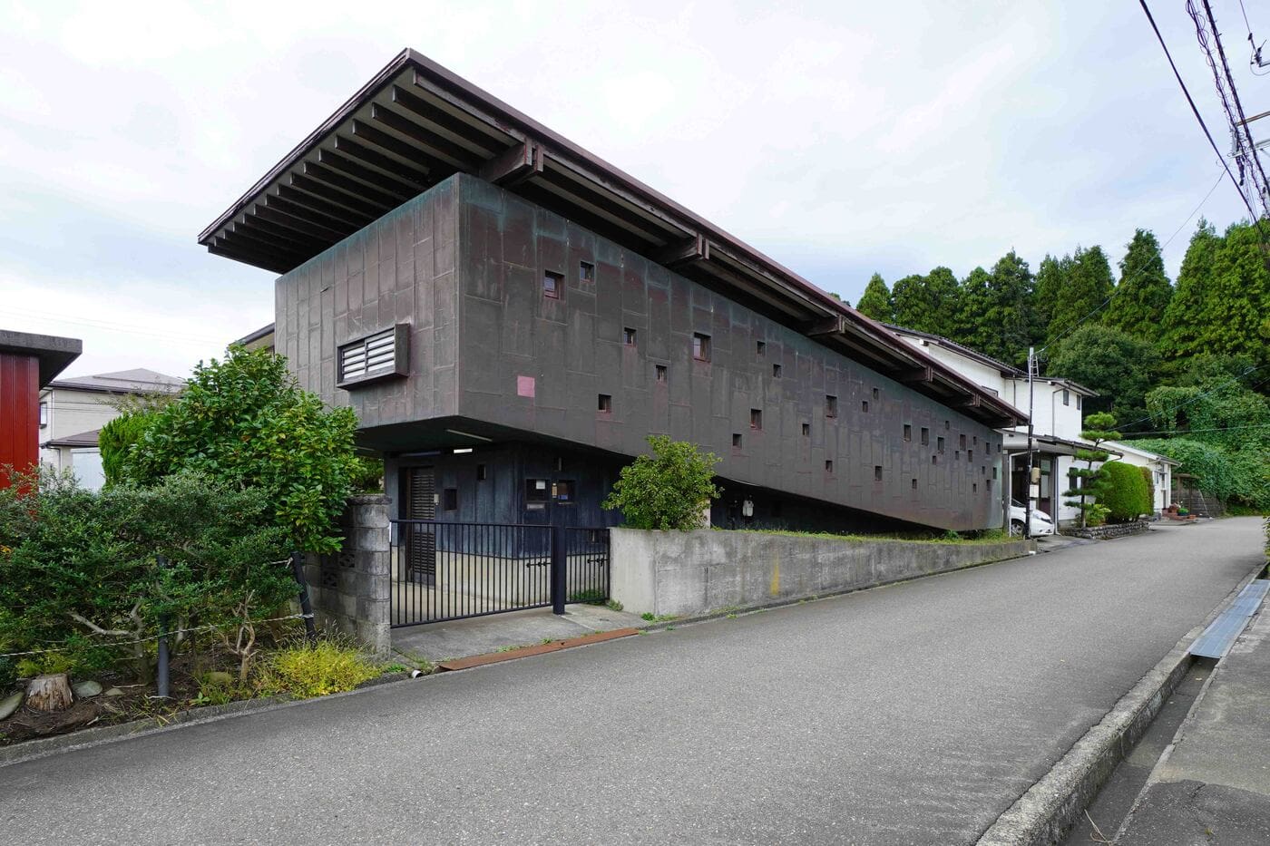 異端の建築家 渡邊洋治の最晩年の傑作「斜めの家」ガイド付き内覧会が