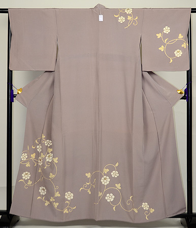 灰桜時牡丹唐草訪問着