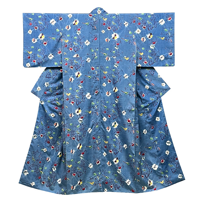 薄藍色ざくろに鳥と虫文様の染め紬袷 495,000円(税込)着物23-11-27ご