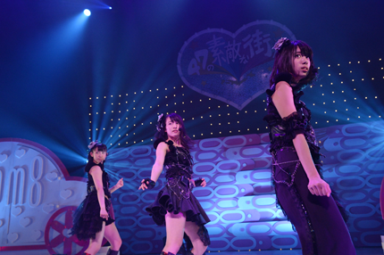 全国ツアー兵庫県公演に約2000人動員！ モノマネ披露などMCでも魅せ