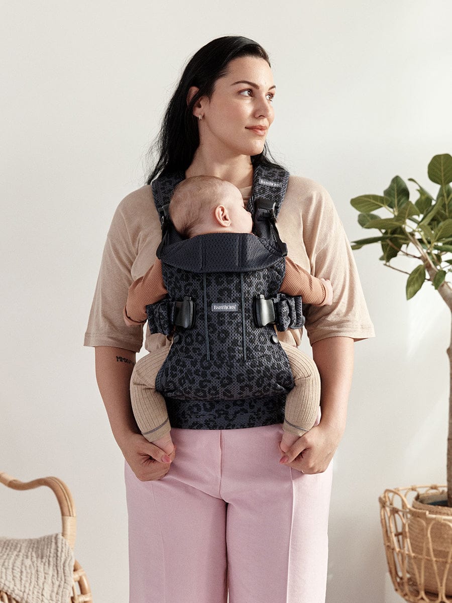 BabyBjörn Baby Carrier One Air 3D Mesh, Anthracite Leopard – Albee