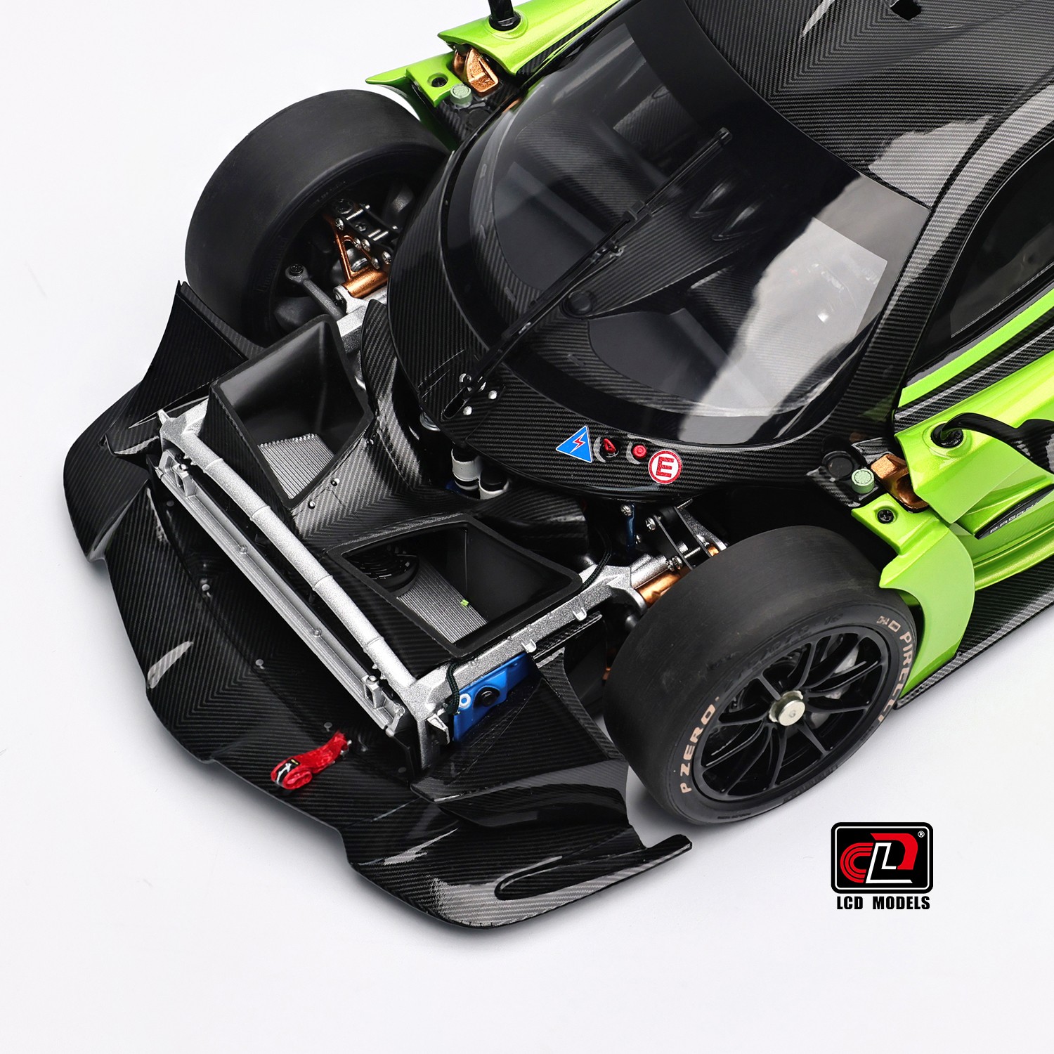 LCDMODELS　1/18　ウアイラR LCD Model 1/18 scale collection Pagani Huayra R Pearl white die