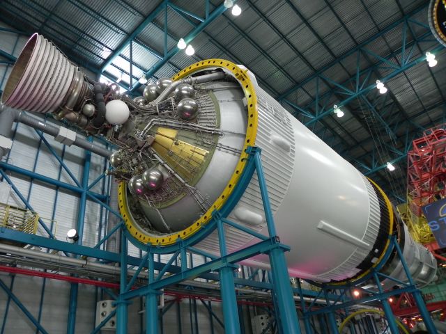 NASAアポロ計画 サターンVブースター | アポロ マニアックス