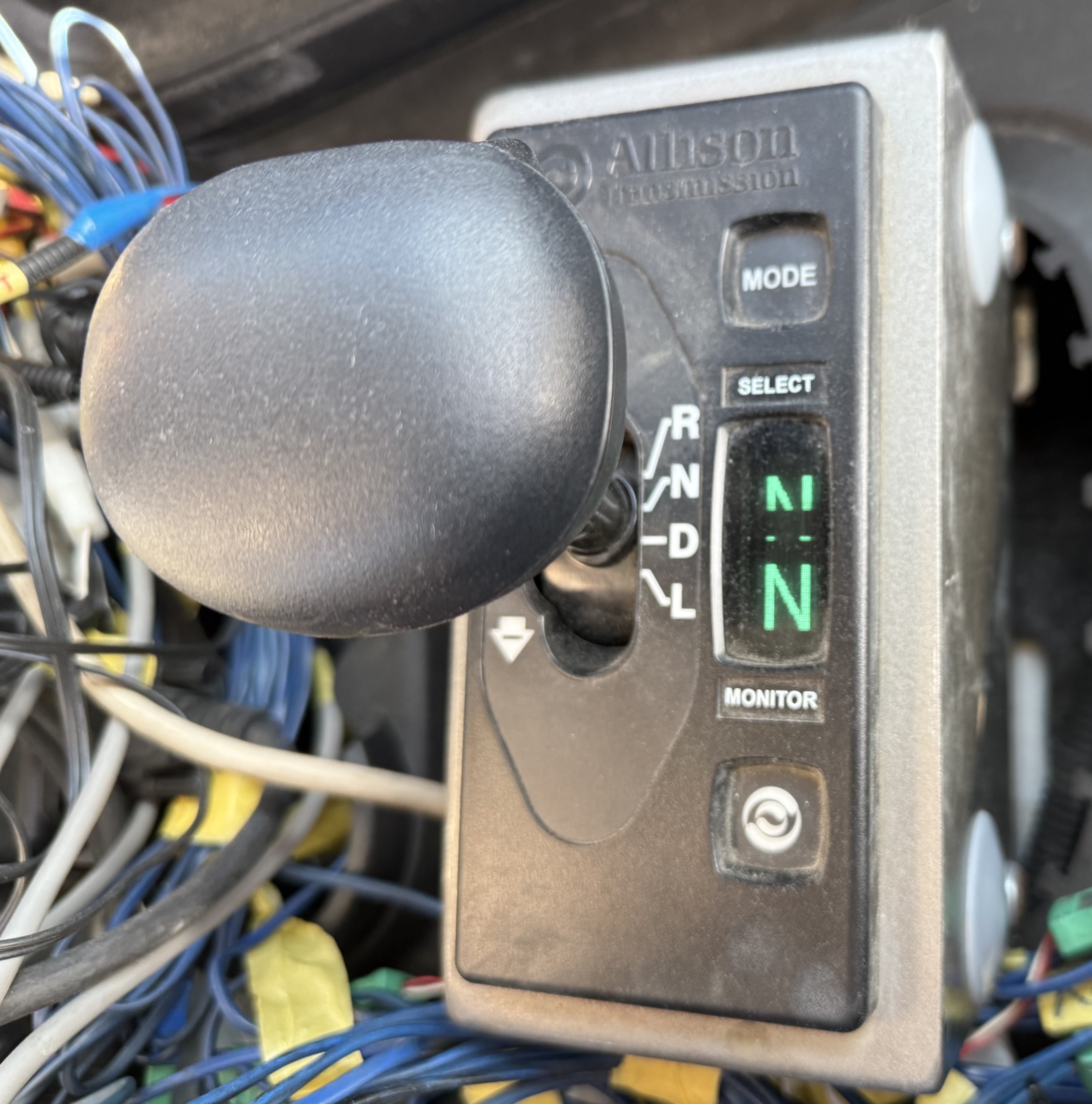 アリソン4440が 株式会社NICHIJO製50トン積み構内用ダンプトラックに初