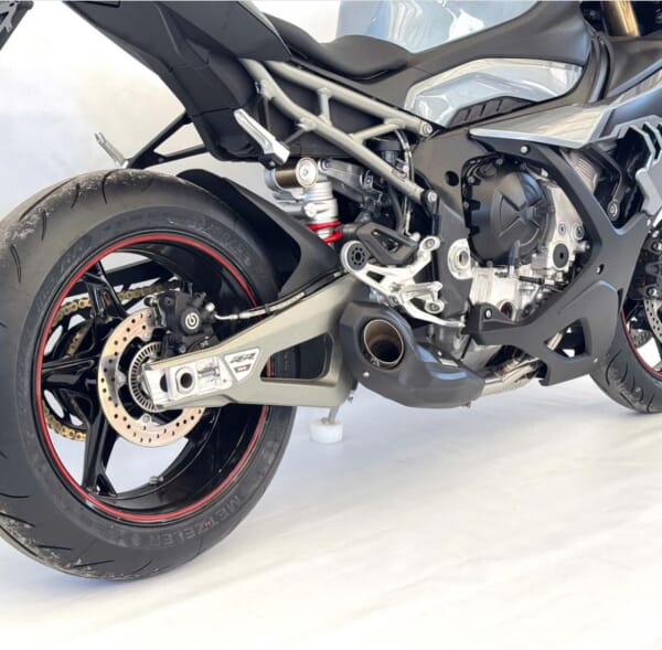 BMW S1000RR (19-25) サイド出し フルエキマフラー｜AxxL
