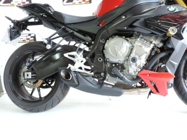 CS RACING S1000R 迫力あるサイド出しマフラー！｜AxxL
