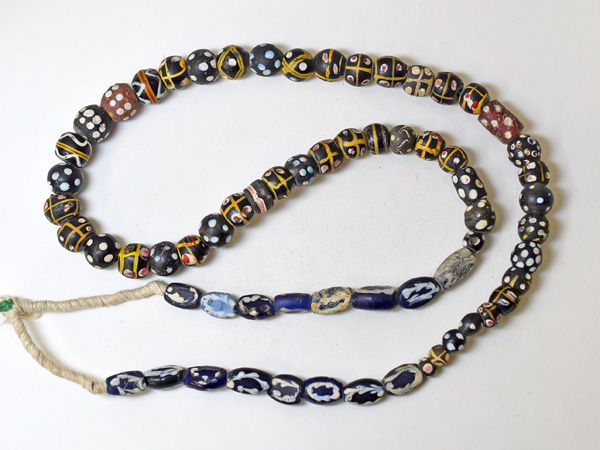 2406】ANTIQUEヴェネチアントレードビーズミックス一連4,とんぼ玉