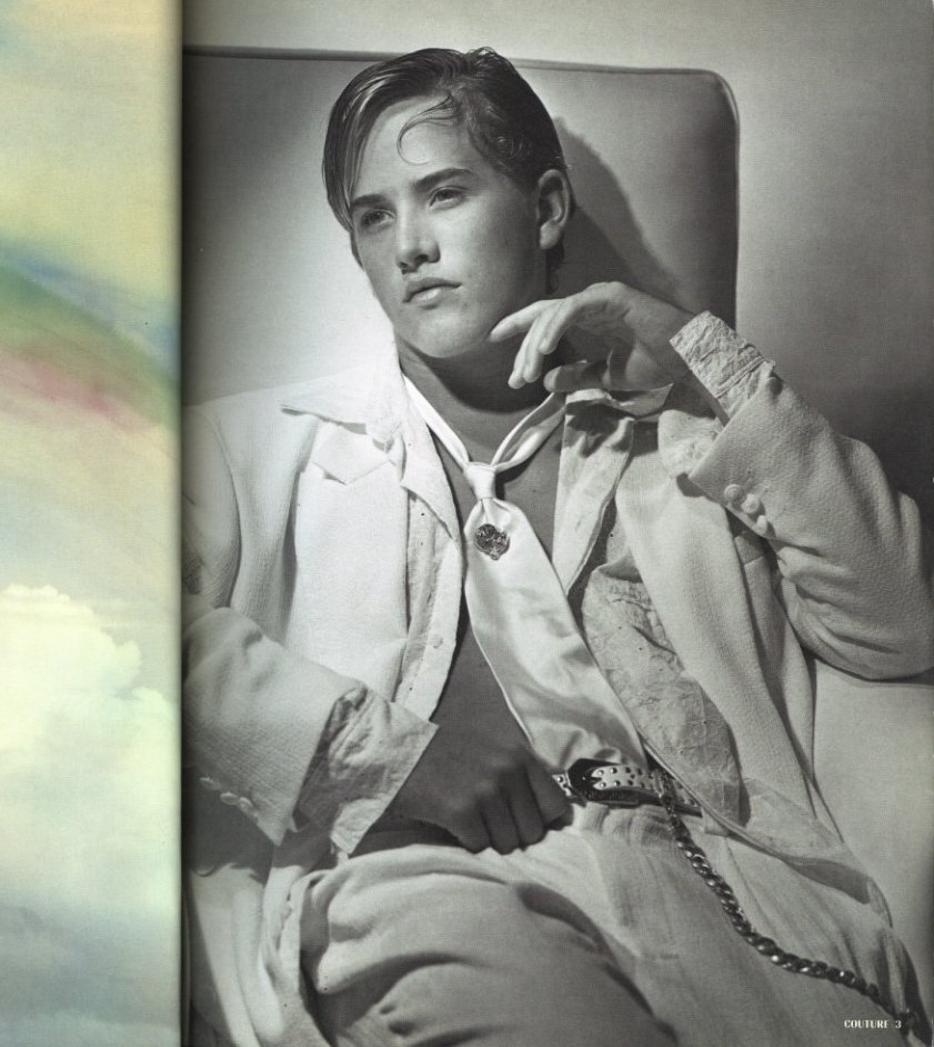 GIANNI VERSACE: COLLEZIONE UOMO PRIMAVERA ESTATE 1994 / Photo