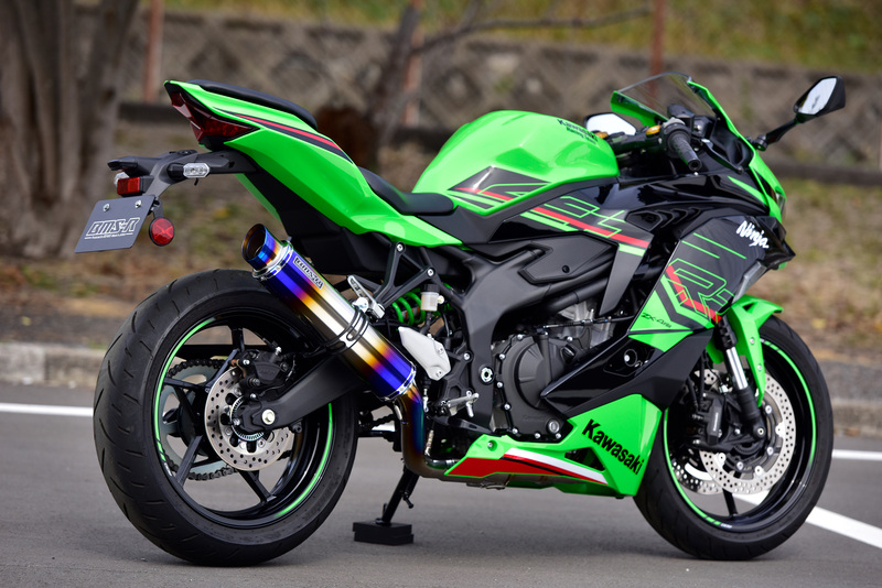 CORSA-EVOⅡ スリップオン：ZX-4RR / ZX-4R SE：2023〜：政府認証 ｜ BEAMS