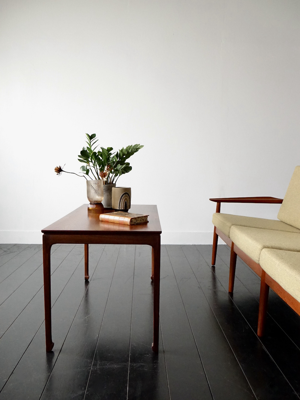 Bellbet | Coffee table by Ole Wanscher for A.J.Iversen