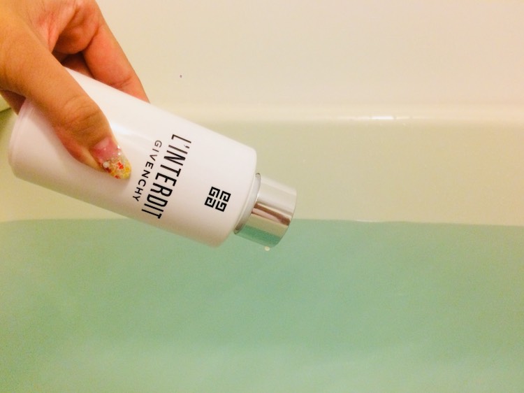 ジバンシイの“禁断”の香りが話題に！一度香ると虜になるNEWバス