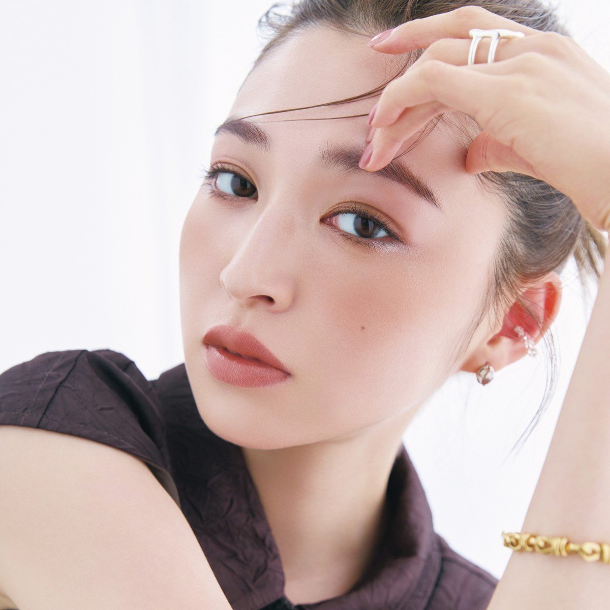 シャネルやディオール、SUQQU…本命7ブランドで彩る7つの秋顔