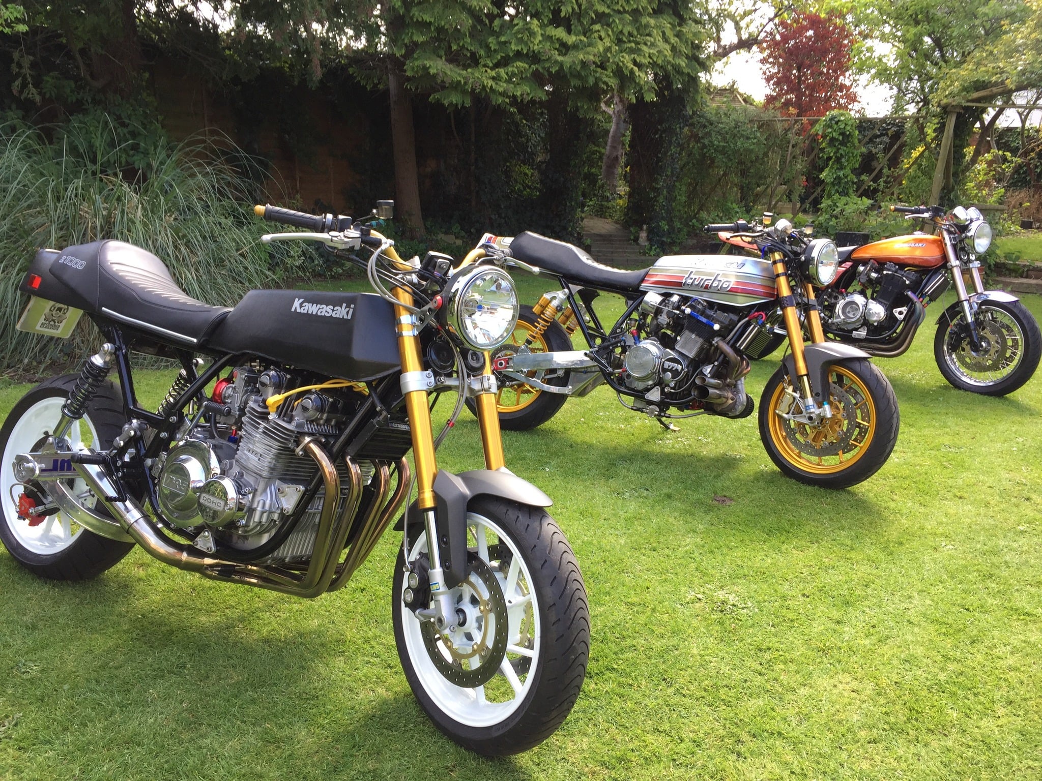 Butchered Classic: Kawasaki Z1327 Restomod – BikeBound