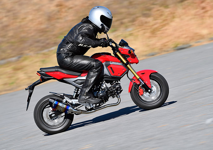 BEAMSのグロム用人気マフラー「CORSA-EVOII」を交換実走インプレ 原付