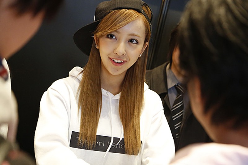 板野友美 AKB48卒業後初シングル発売＆期間限定ショップオープン