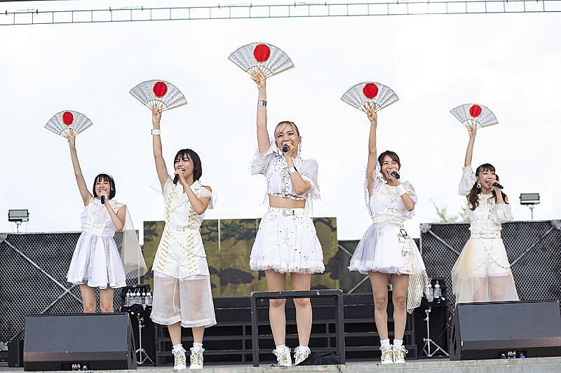 ベイビーレイズJAPAN、涙と笑顔で迎えた「伝説の最高雷舞