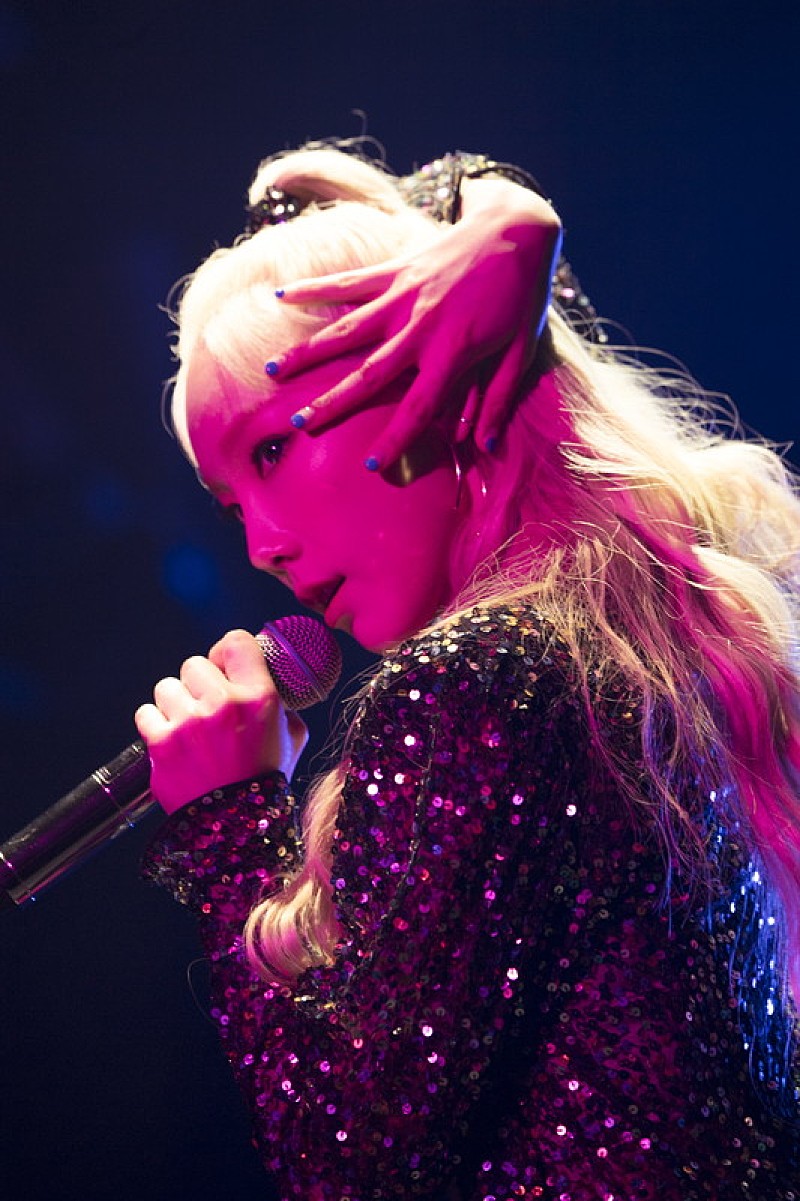 テヨン（少女時代）、全国ソロツアーファイナル公演で感激の涙 | Daily