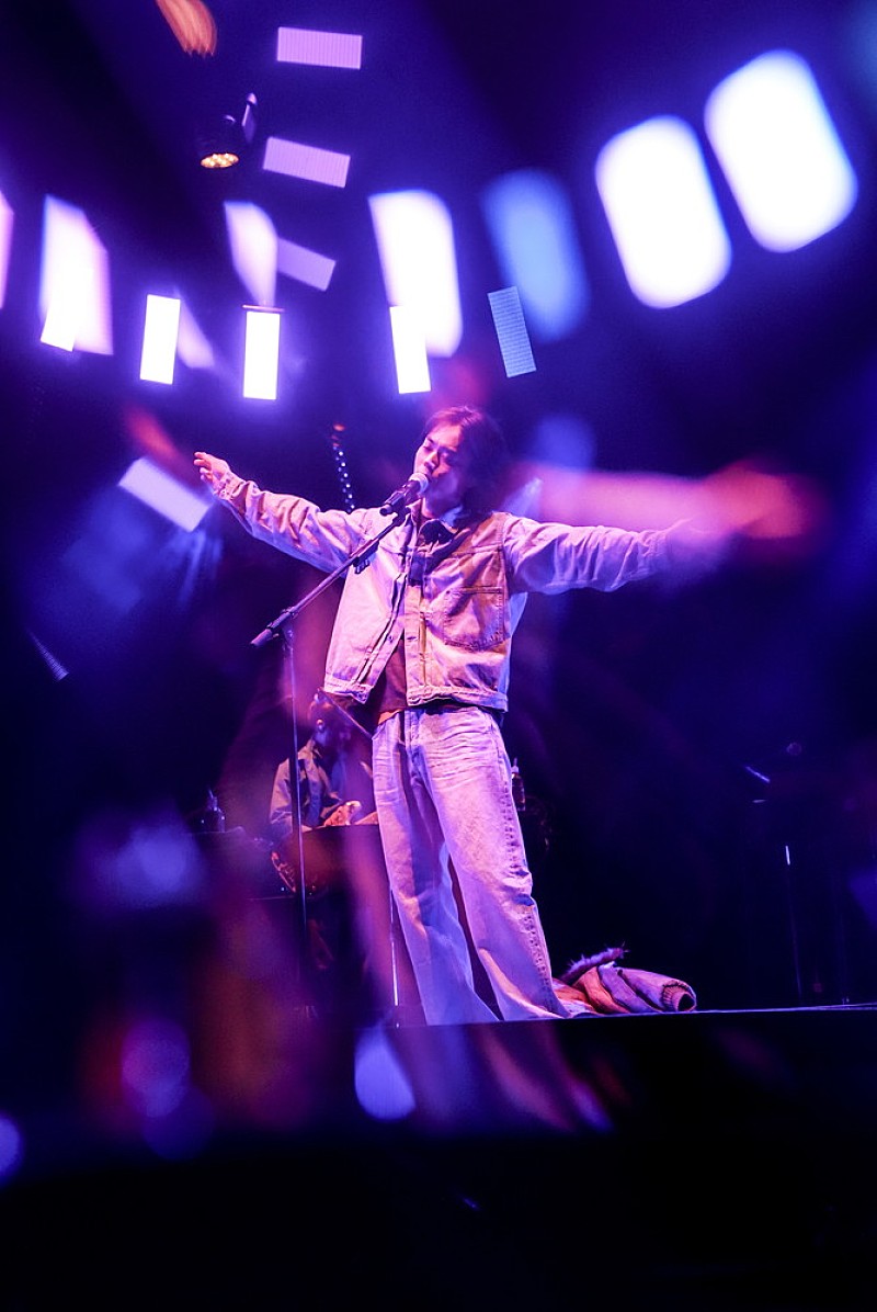 ライブレポート＞菅田将暉、サークルの中から研ぎ澄まされた“五感”を