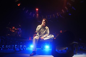 ライブレポート＞菅田将暉、サークルの中から研ぎ澄まされた“五感”を