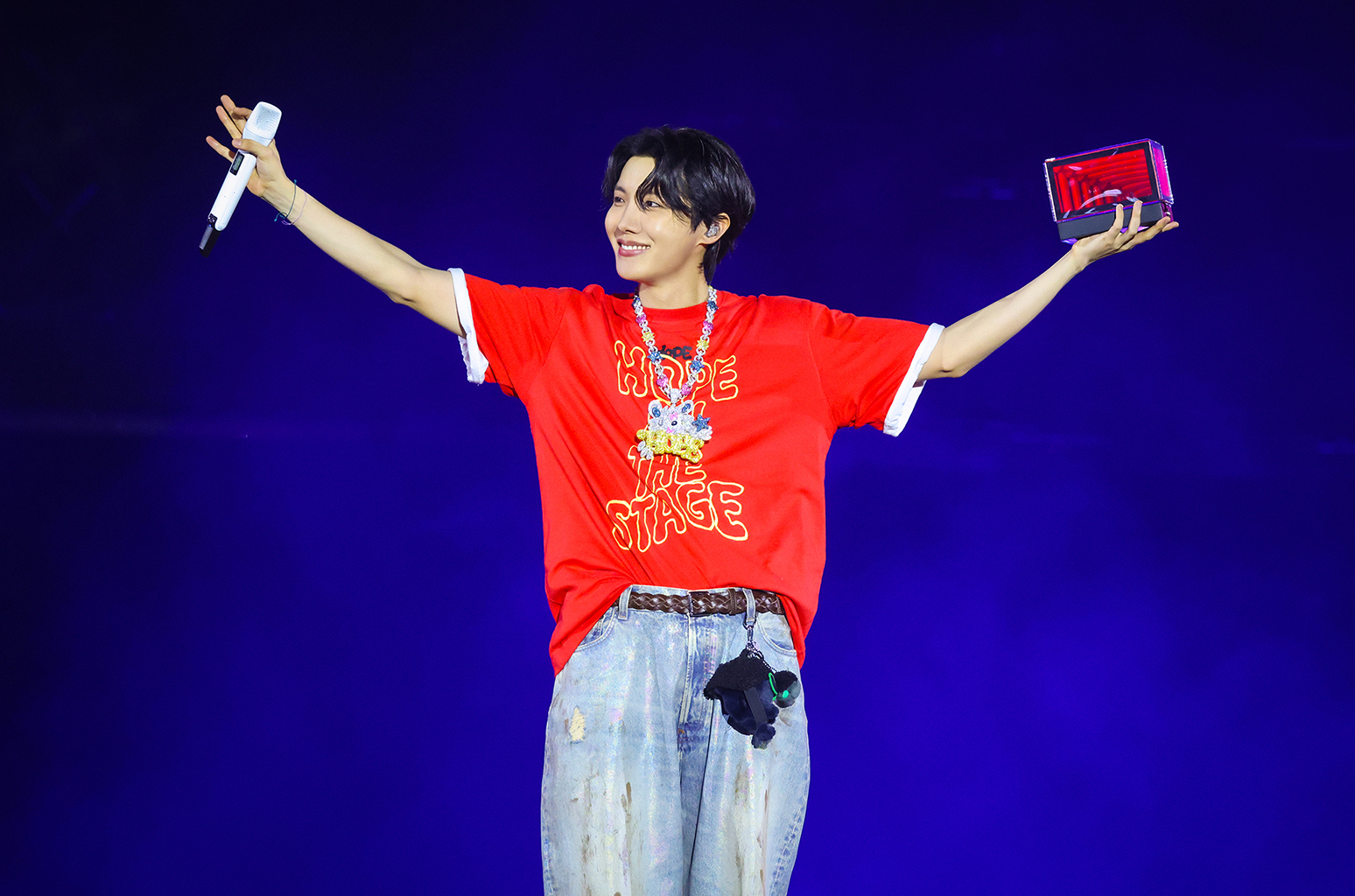 j-hope-Tour-_HOPE-ON-THE-
