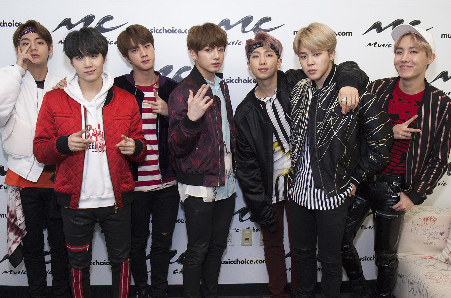 2017 MAMA Awards: BTS, EXO, Heize, IU, Seventeen, TWICE, & Wanna