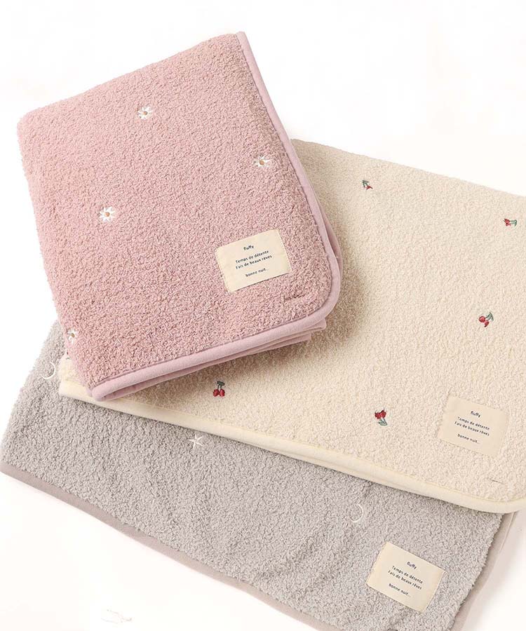 ≪OUTLET≫もちふわ刺繍3wayひざ掛け(チェリー): ALL｜Bleu Bleuet