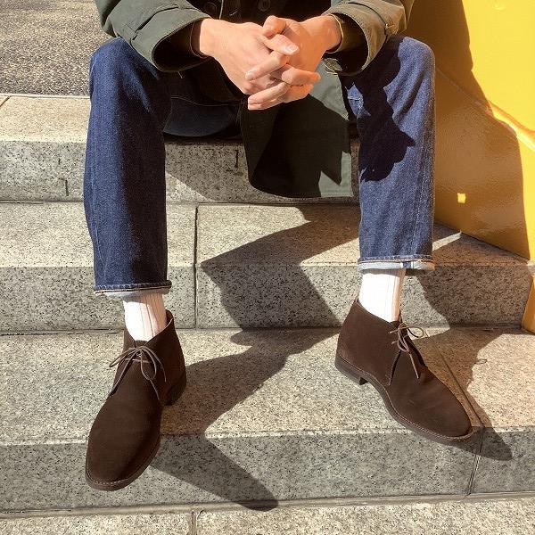 クロケット＆ジョーンズの定番チャッカブーツ、チャートシーを各店舗