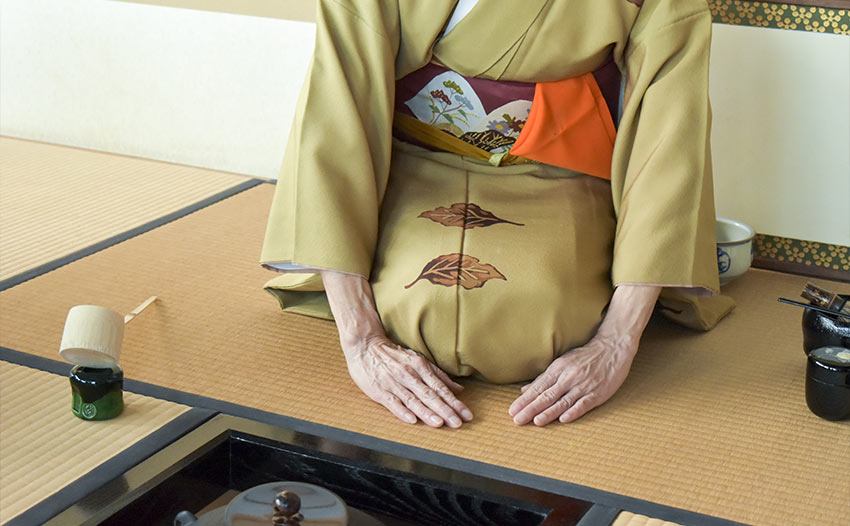 茶道のお稽古、お茶会では着物にもマナーが。相応しい装いとは