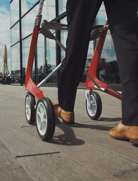 Carbon Ultralight - The Worlds Lightest Rollator walker: 4,8 kg