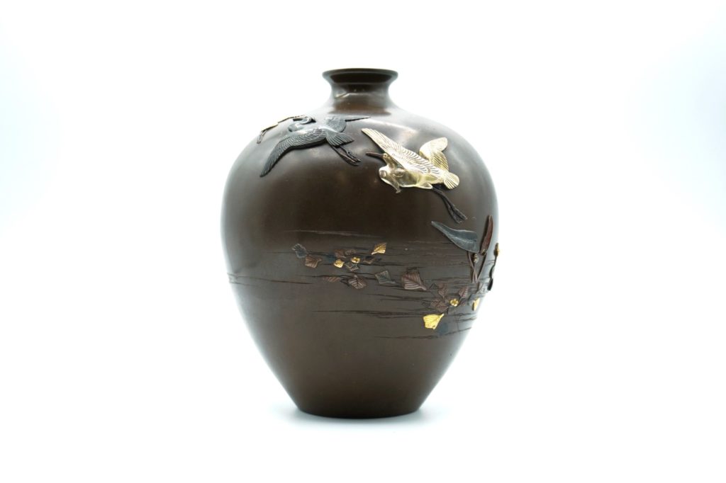 宮部篤良 象嵌 飛翔鷺図花瓶 | 明治工芸・明治金工の販売専門店なら