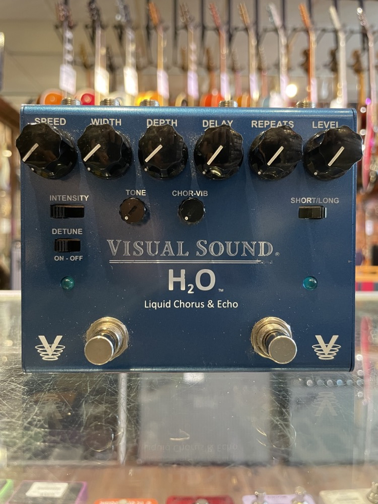 USED Visual Sound H2O Chorus Echo Pedal V3: Canadian Online Music