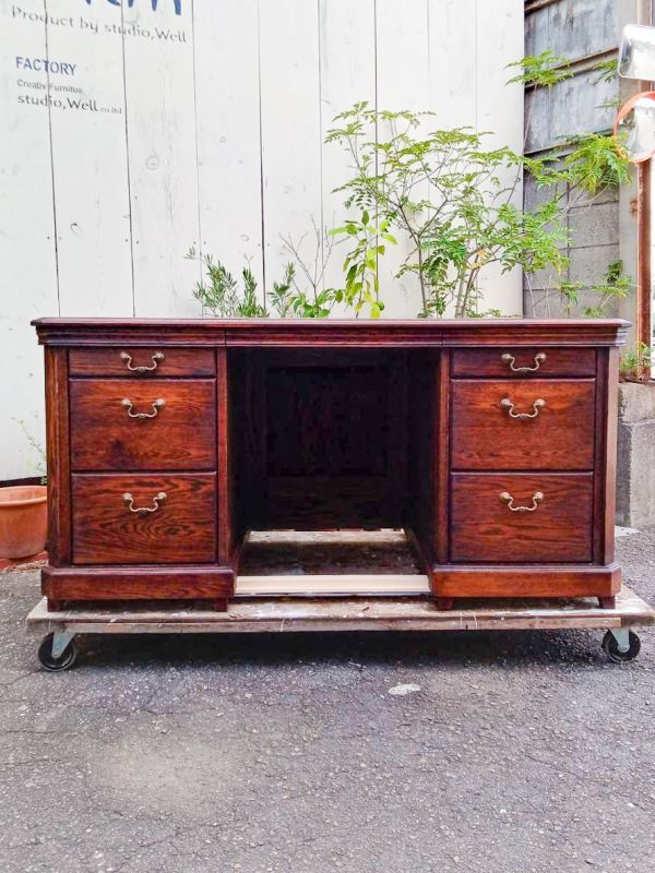 役員机や書斎机におすすめ、オーダーメイドの両袖机プレジデントデスク