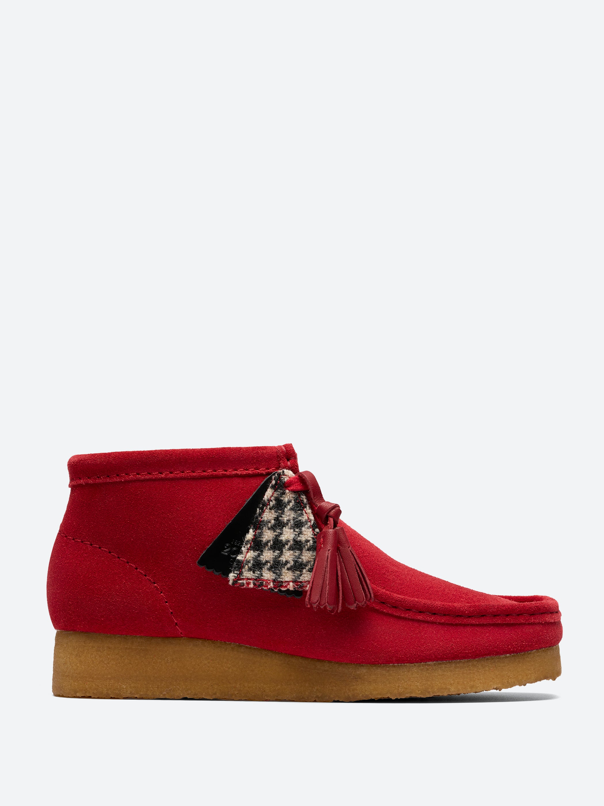 Clarks - Wallabee Boot in Maple Suede – gravitypope