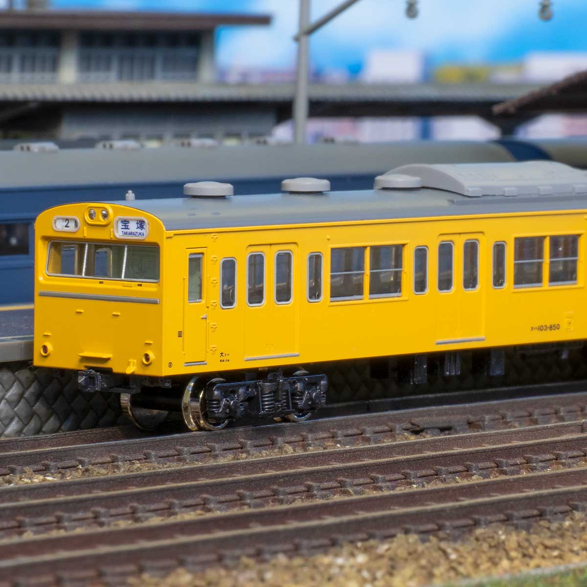 18038＞国鉄（JR）103系＜高運・非ATC車・カナリア＞ 先頭2両ボディ